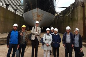 Discovery dry dock tour